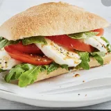 Mozzarella-Tomate-Pesto-Brötchen
